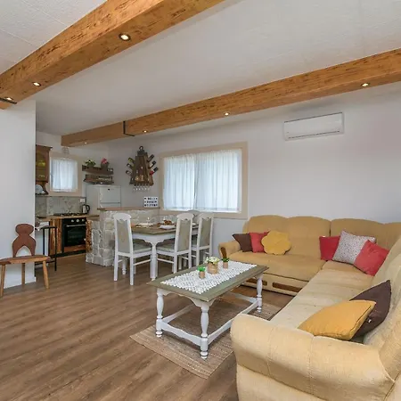 House Mali Dvori Krivodol