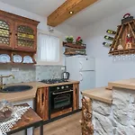 House Mali Dvori * Krivodol