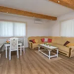 House Mali Dvori *