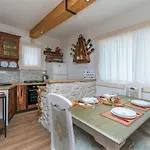 House Mali Dvori * Krivodol