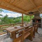 Semesterbostad House Mali Dvori