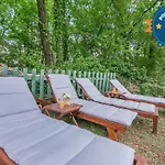 Semesterbostad House Mali Dvori *