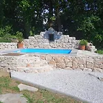 Semesterbostad House Mali Dvori *