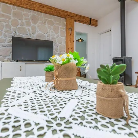 House Mali Dvori *