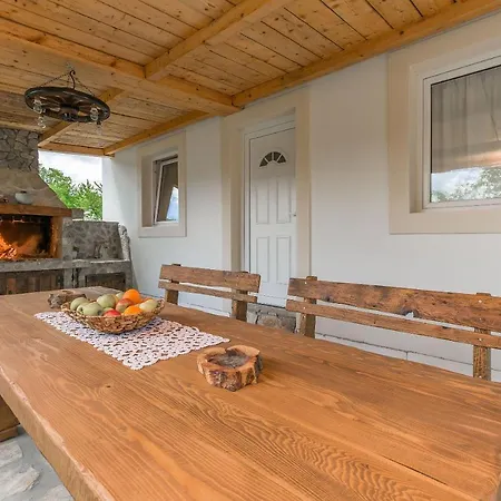 Holiday home House Mali Dvori