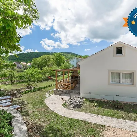 House Mali Dvori * Krivodol