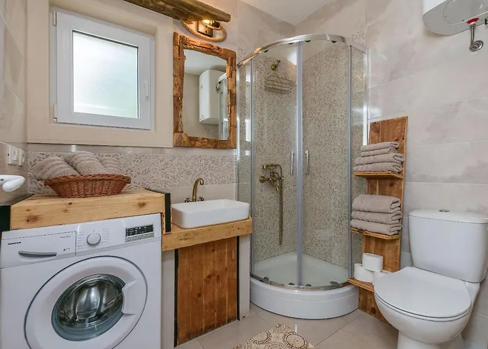 House Mali Dvori Krivodol