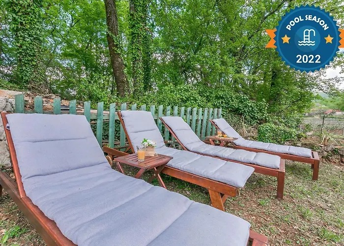 Holiday home House Mali Dvori *